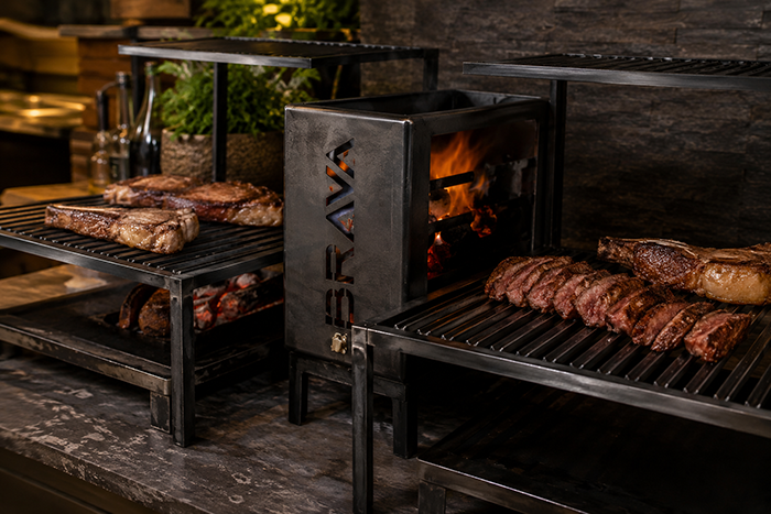 Churrasqueira Brava Parrilla utilizada para preparo de carnes nobres.